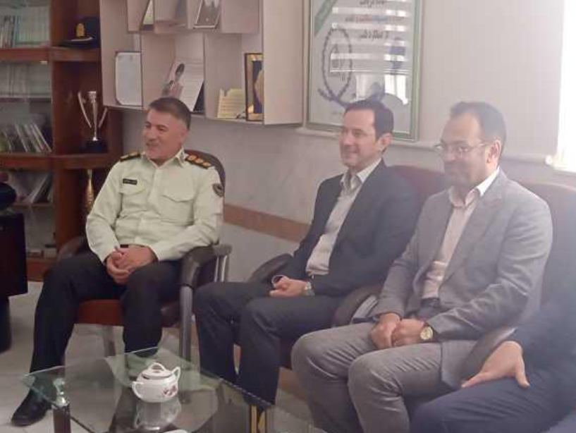 تقدیر سرپرست دانشگاه بناب از زحمات نیروی انتظامی در روز پلیس