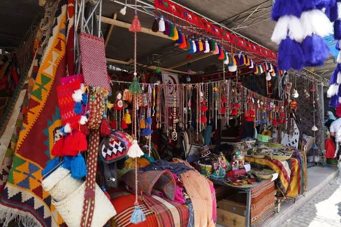 ایجاد بازارچه صنایعدستی و مجموعه گردشگری در «خانه مهر» بناب 1 ایجاد بازارچه صنایعدستی و مجموعه گردشگری در «خانه مهر» بناب